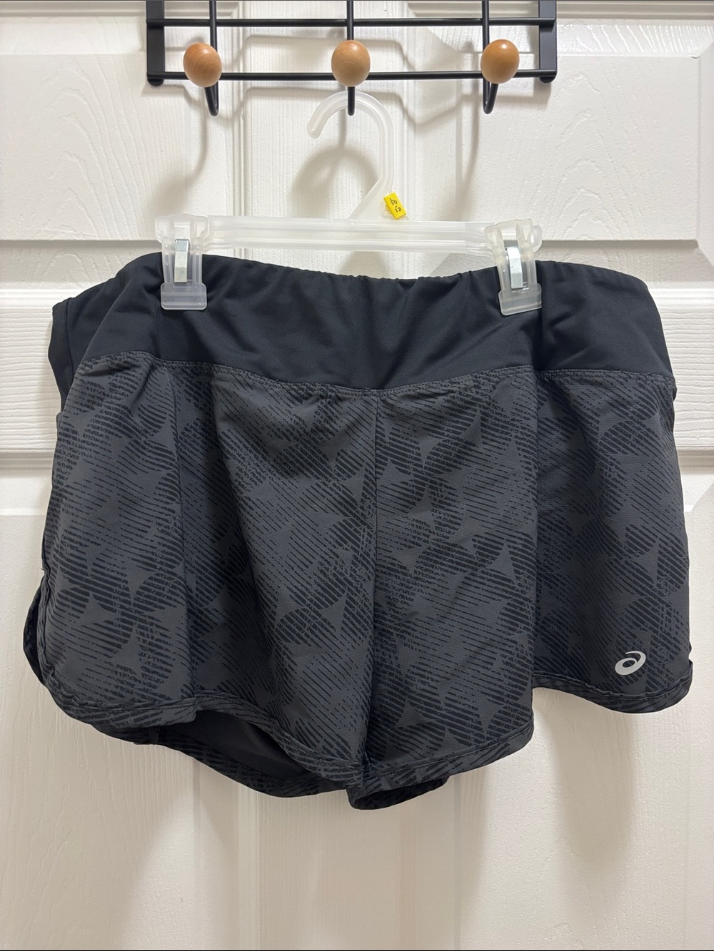ASICS Women's Black Geometric Pattern Athletic Shorts